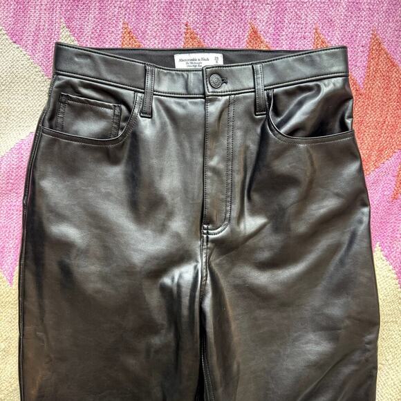 Abercrombie & Fitch Vegan Leather 90s High Rise Straight Pants Women's Size 8L - Picture 4 of 5